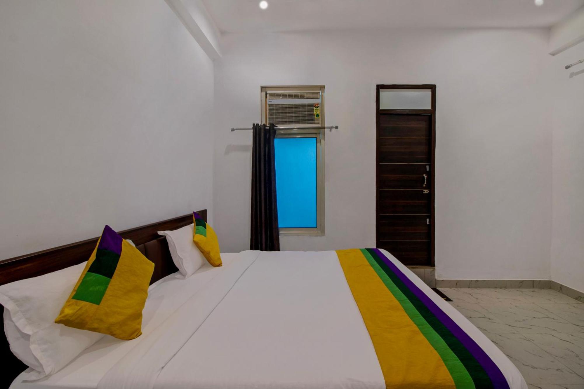 Hotel O Om Pushp Residency Mathura Eksteriør billede