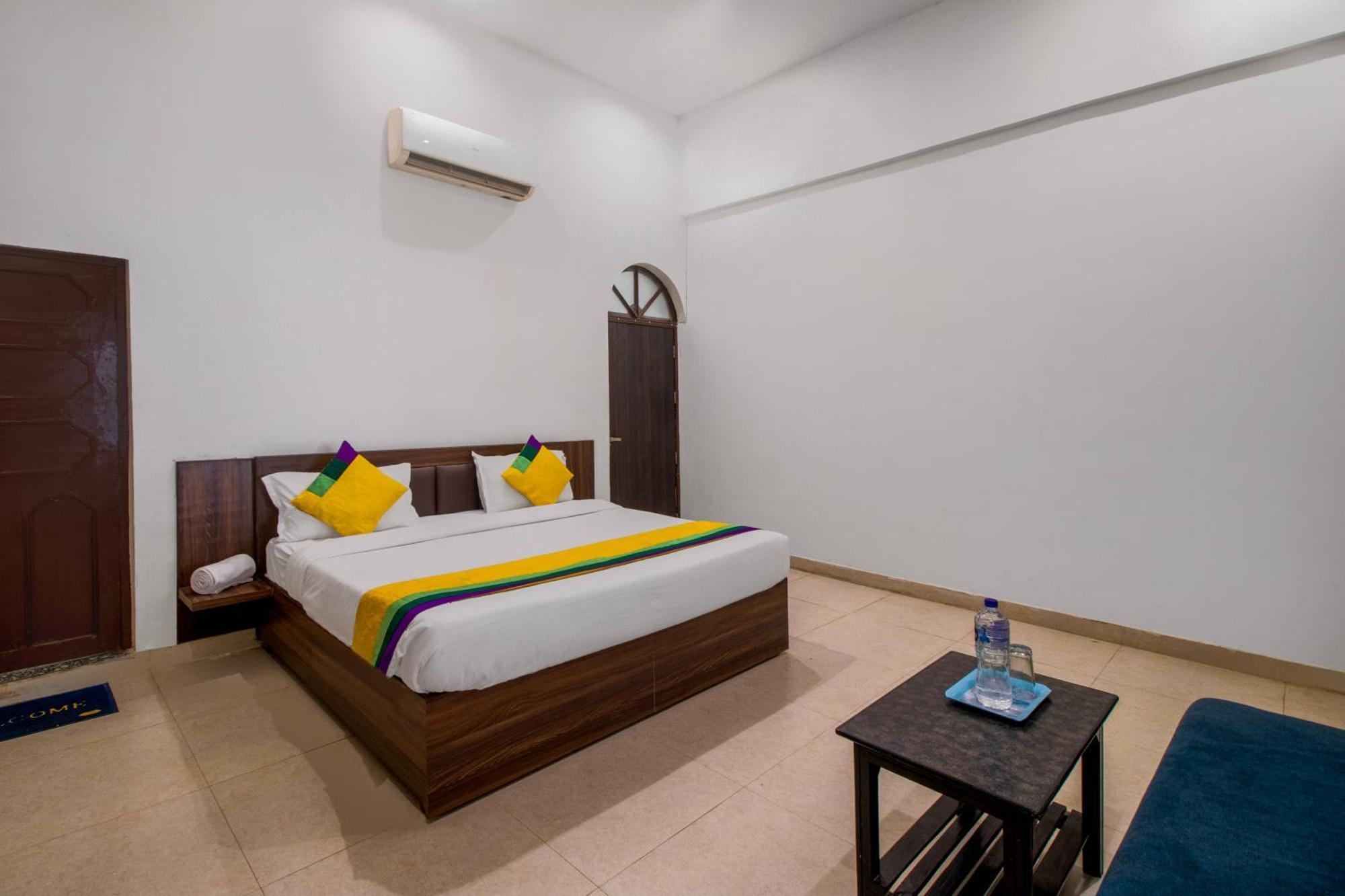 Hotel O Om Pushp Residency Mathura Eksteriør billede