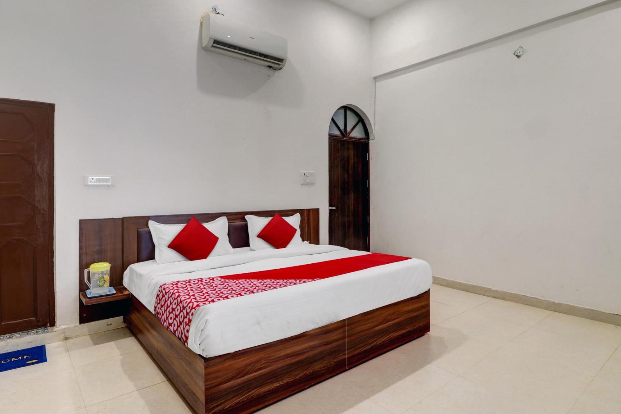 Hotel O Om Pushp Residency Mathura Eksteriør billede