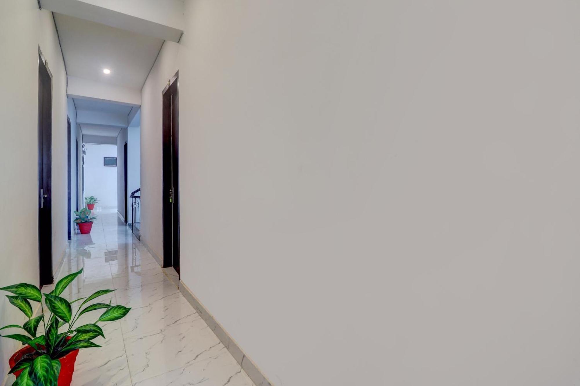 Hotel O Om Pushp Residency Mathura Eksteriør billede