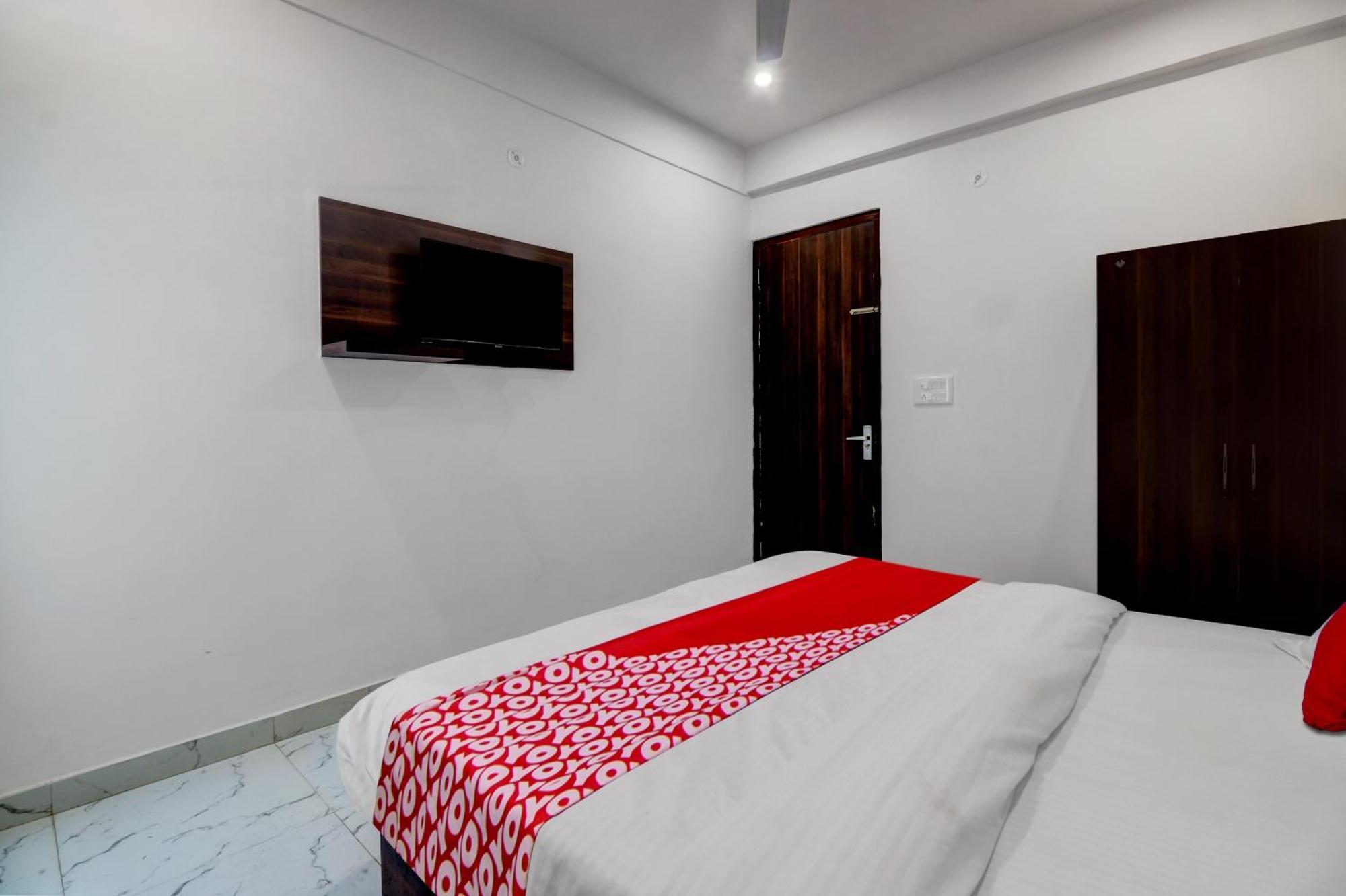 Hotel O Om Pushp Residency Mathura Eksteriør billede
