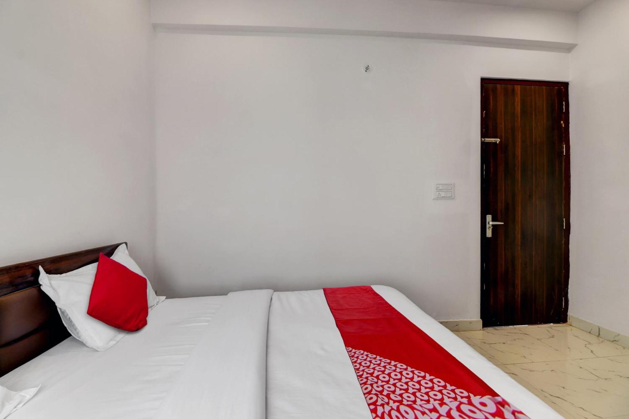 Hotel O Om Pushp Residency Mathura Eksteriør billede